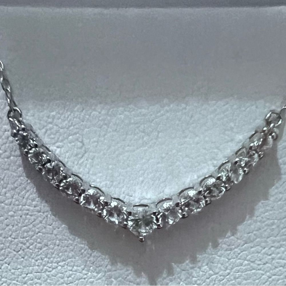 💕White Sapphire sterling silver , diamond necklace